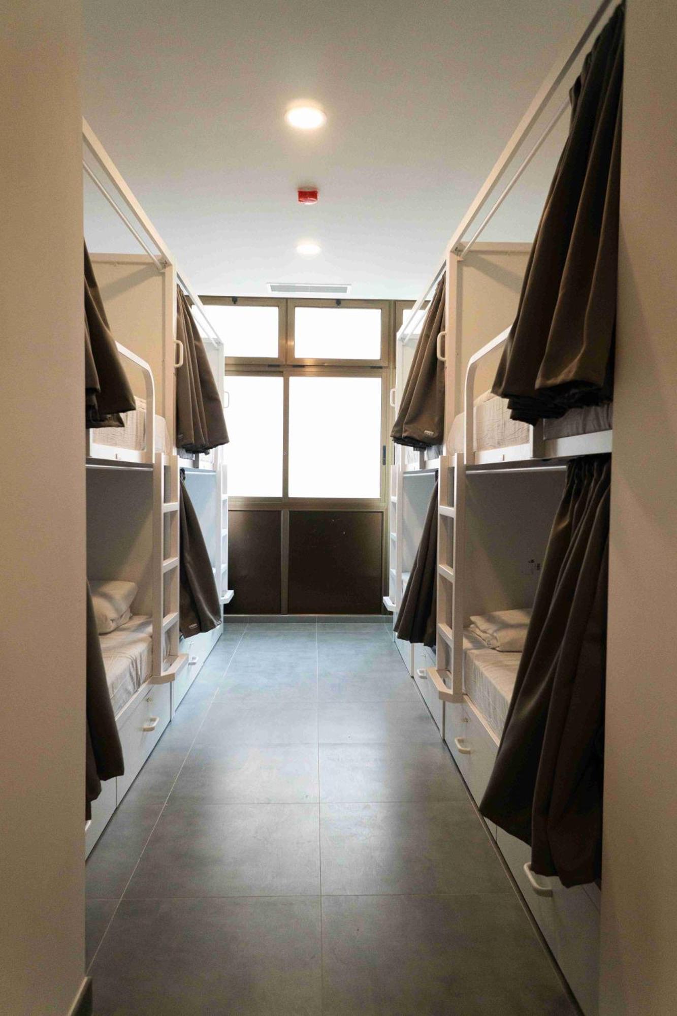 Sea Hostel Барселона Экстерьер фото