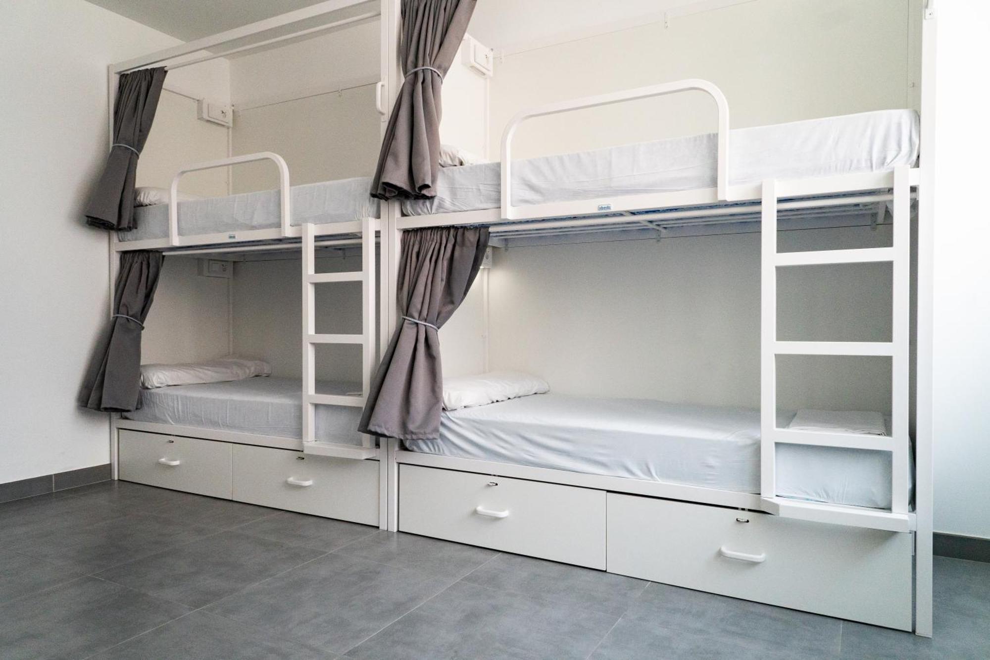Sea Hostel Барселона Экстерьер фото